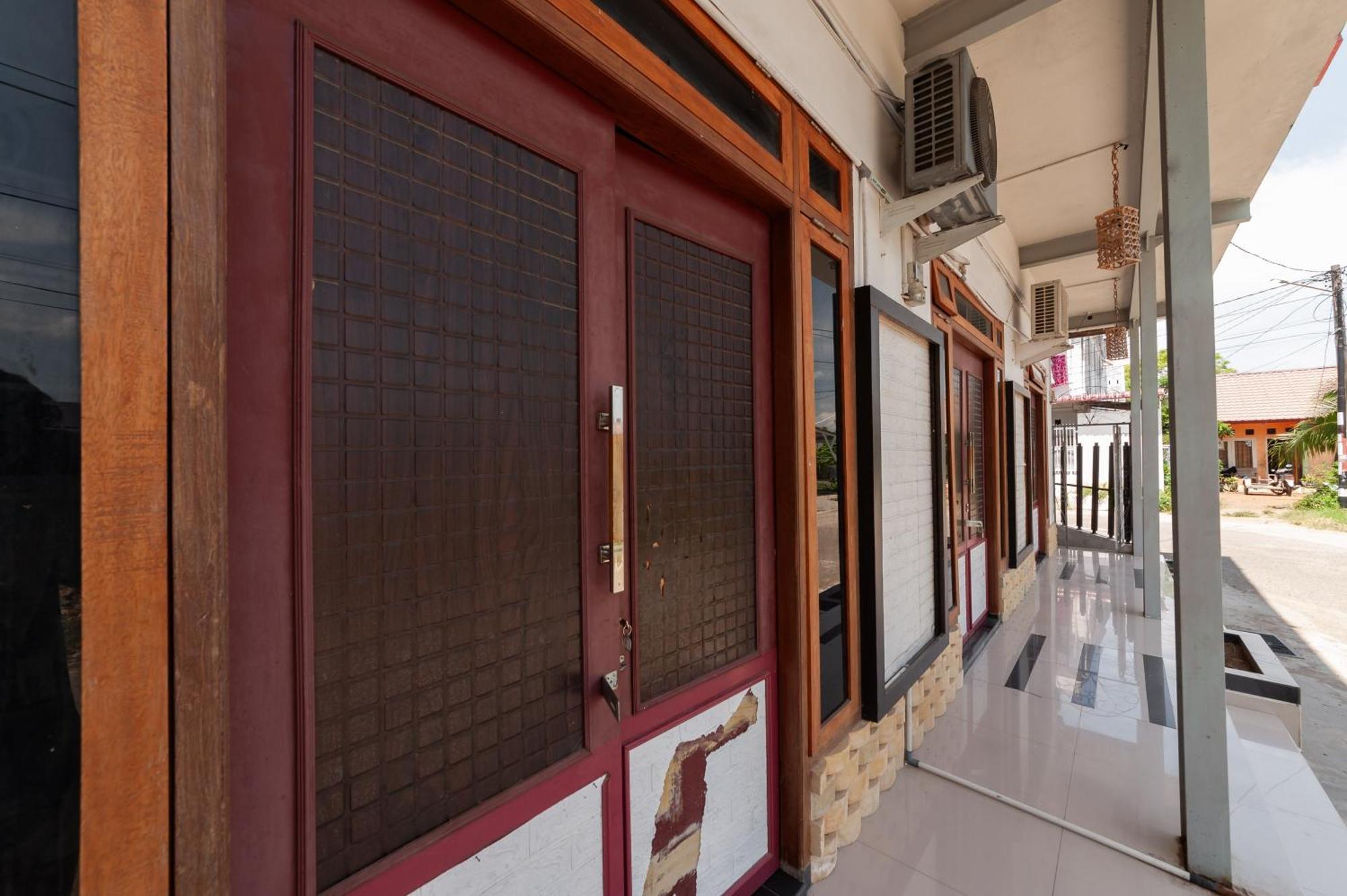 Reddoorz Syariah Near Pasar Aceh Shopping Centre 2*