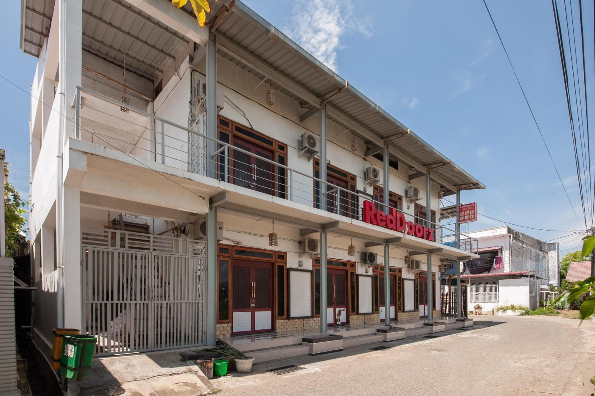 Reddoorz Syariah Near Pasar Aceh Shopping Centre 2*