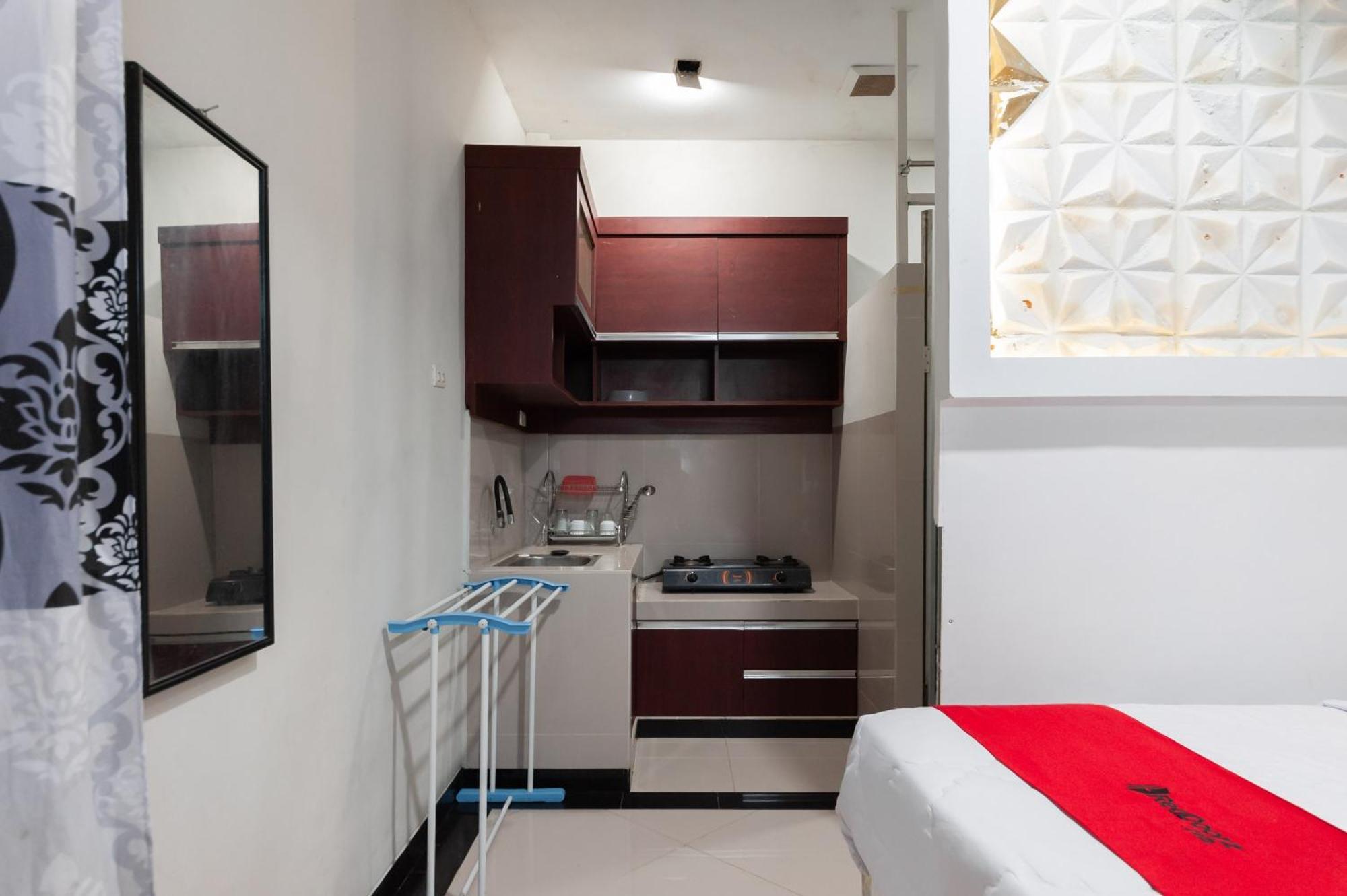 Hotel Reddoorz Syariah Near Pasar Aceh Shopping Centre Banda Aceh
