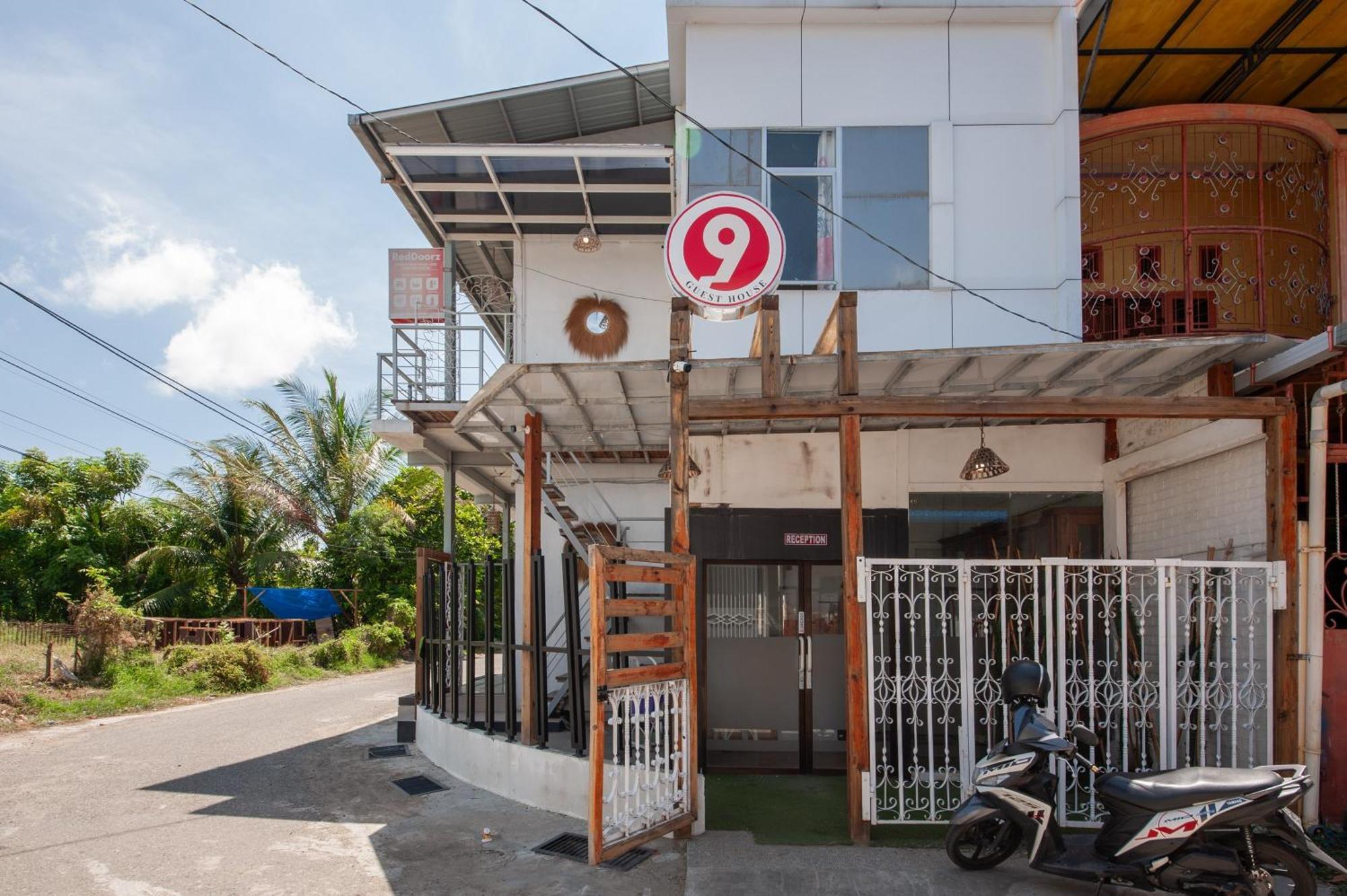 Hotel Reddoorz Syariah Near Pasar Aceh Shopping Centre Banda Aceh